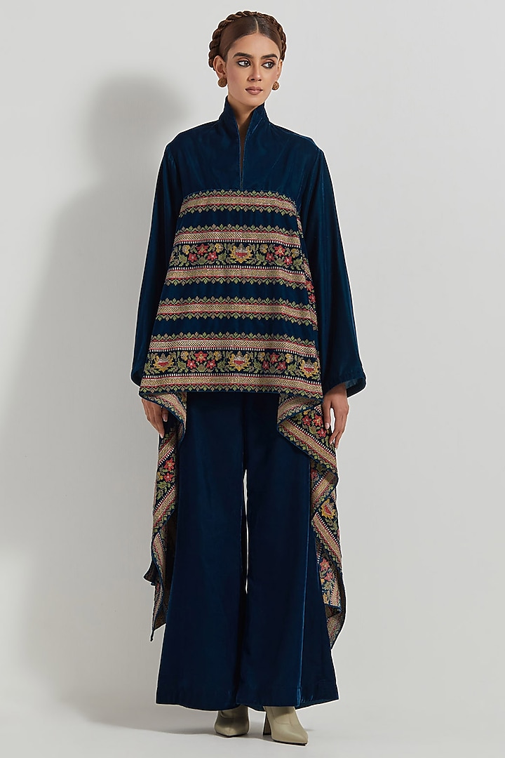Teal Velvet Embroidered Tunic Set by Kavita Bhartia at Pernia's Pop Up Shop