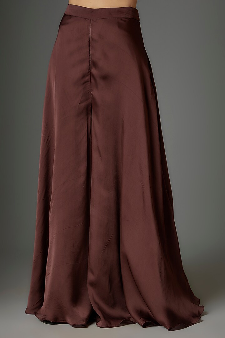 Clove Mul Silk & Crepe Printed Cape Set by Kshitij Choudhary at Pernia's Pop Up Shop