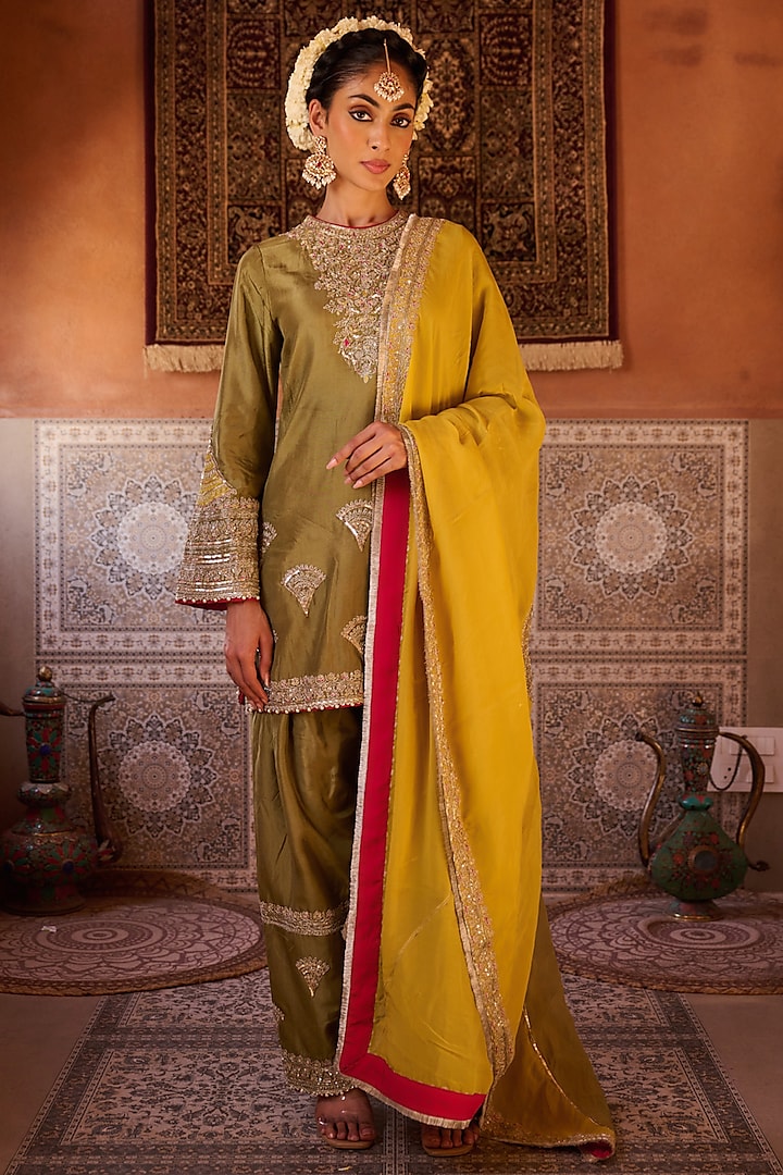 Sage Green Upada Silk Sequins Embroidered Kurta Set by Kapda Dori at Pernia's Pop Up Shop