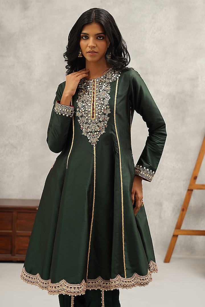 Bottle Green Malai Silk Hand & Machine Embroidered Kurta Set by Kapda Dori at Pernia's Pop Up Shop