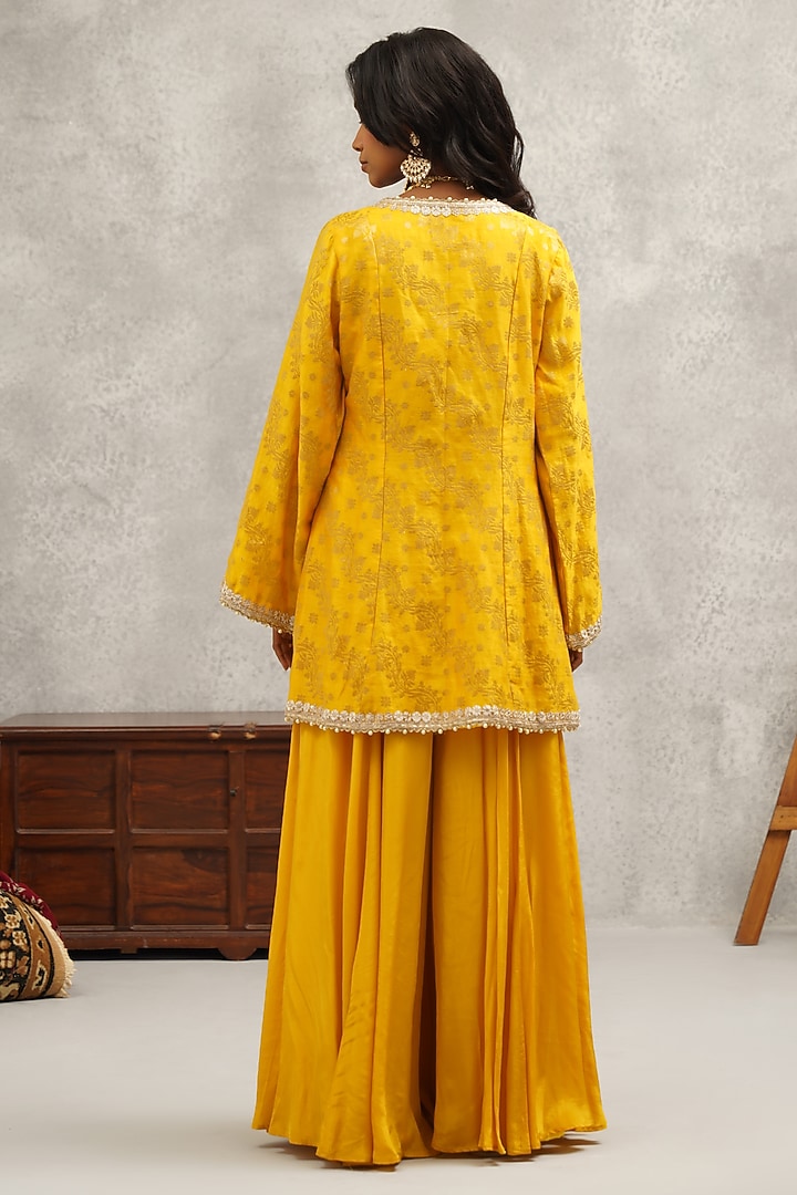 Mustard Chanderi Hand & Machine Embroidered Jacket Set by Kapda Dori at Pernia's Pop Up Shop