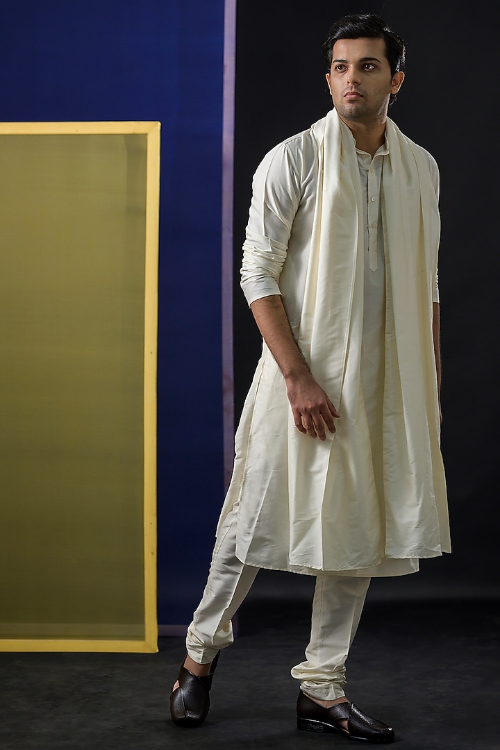 Off-White Cotton Silk Kurta Set by Kaleidoscope at Pernia's Pop Up Shop