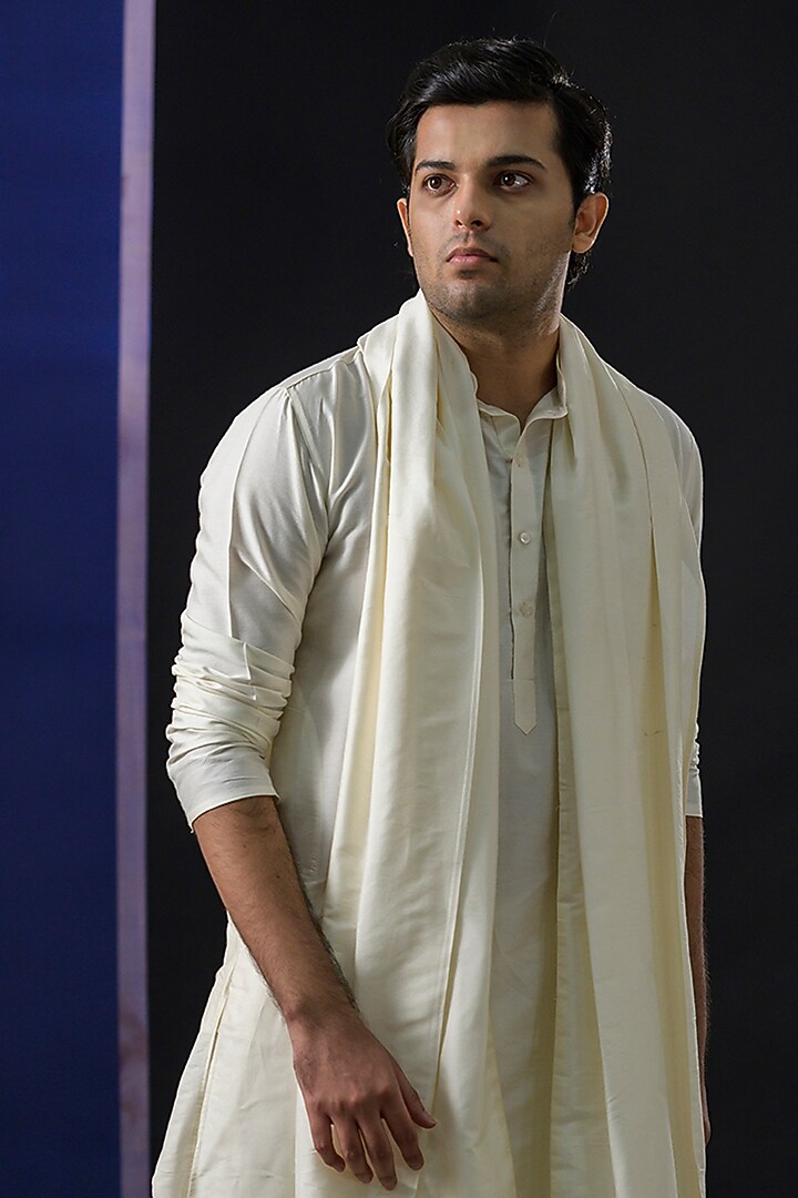 Off-White Cotton Silk Kurta Set by Kaleidoscope at Pernia's Pop Up Shop