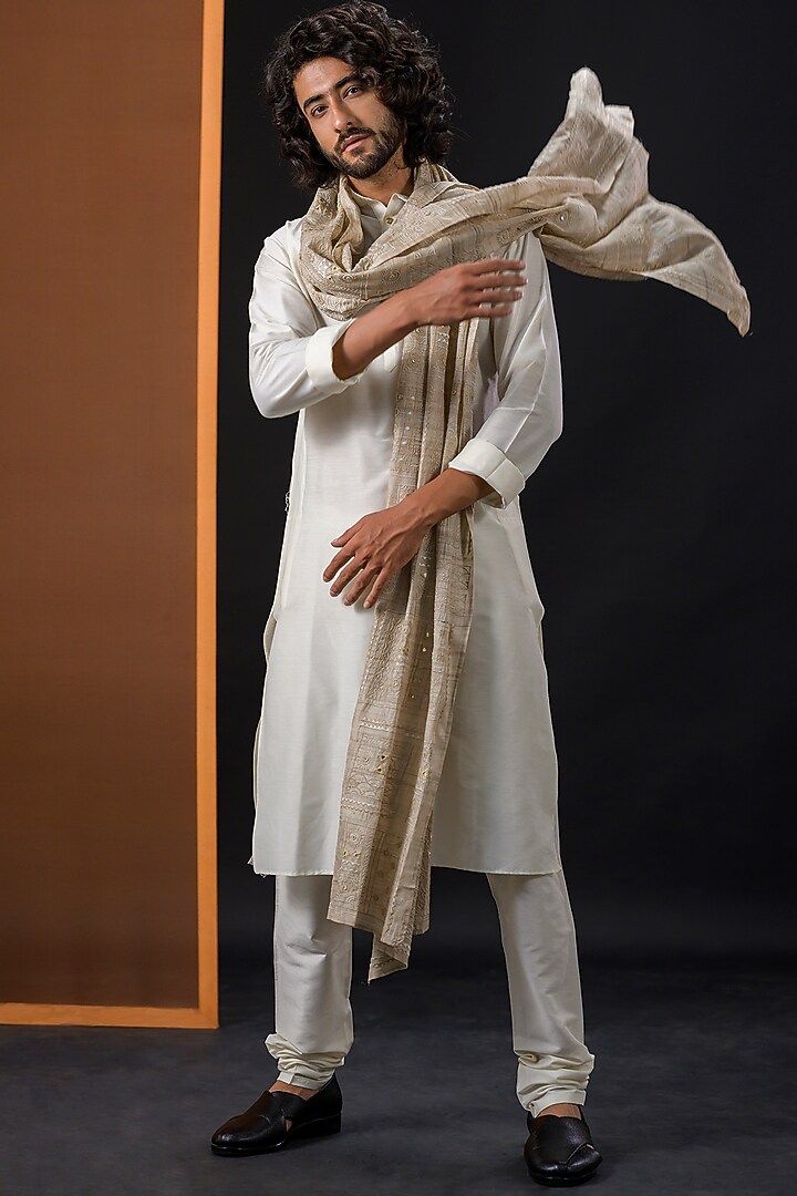 Off-White Cotton Silk & Tussar Silk Kurta Set by Kaleidoscope at Pernia's Pop Up Shop