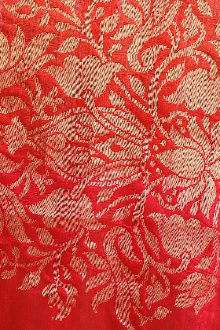 Red printed motifs handloom saree available only at Pernia's Pop Up Shop.
