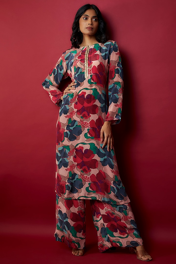 Peach Crepe Silk Digital Printed & Lace Work Kurta Set by Kashmiraa