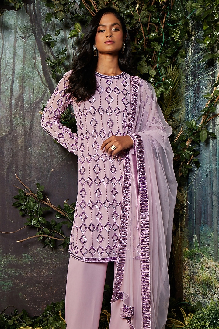 Lilac Georgette Organza Embroidered Kurta Set by Kashmiraa at Pernia's Pop Up Shop