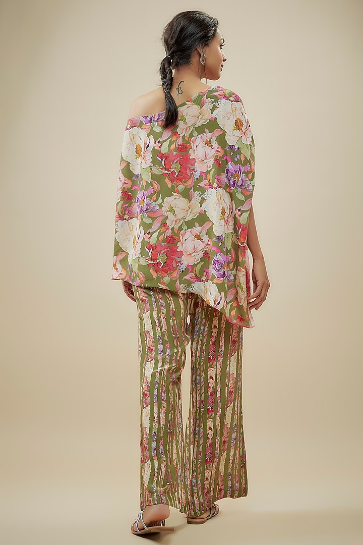 Green Crepe Silk Floral Printed Pant Set by Kashmiraa at Pernia's Pop Up Shop