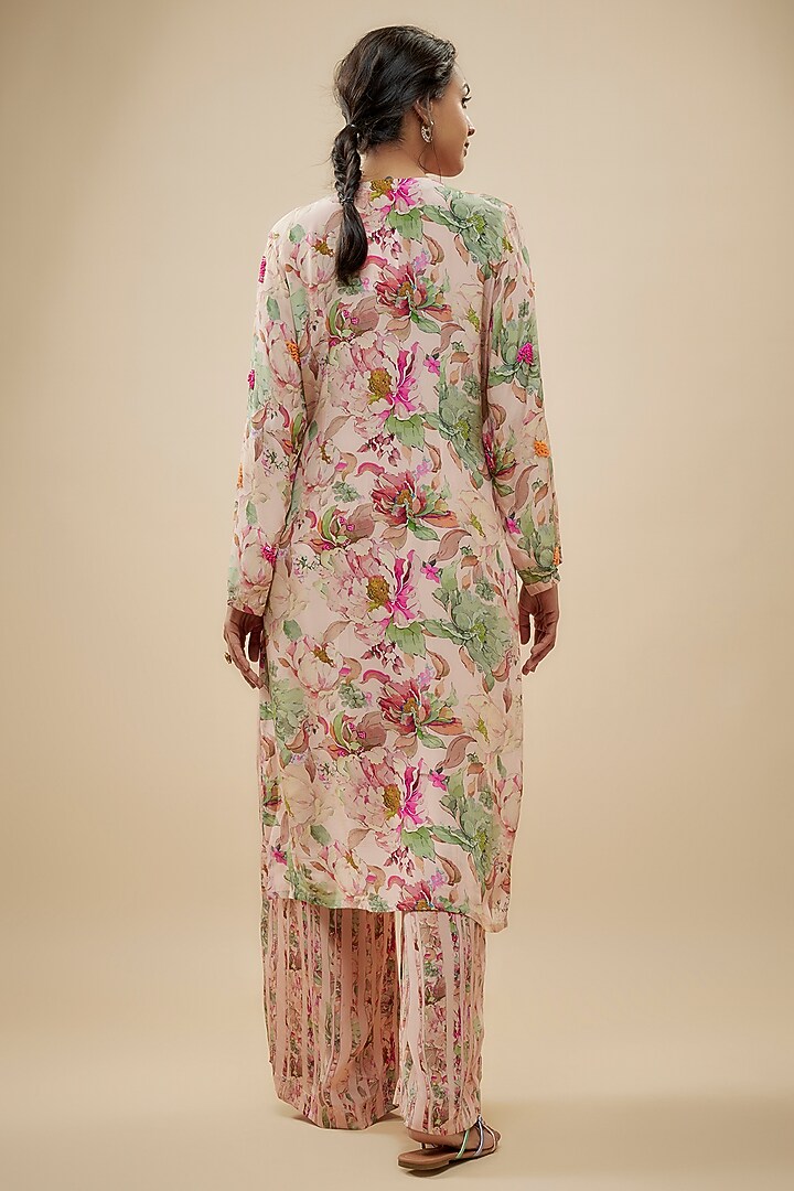 Pink Crepe Silk Floral Printed & Embellished Kurta Set by Kashmiraa at Pernia's Pop Up Shop