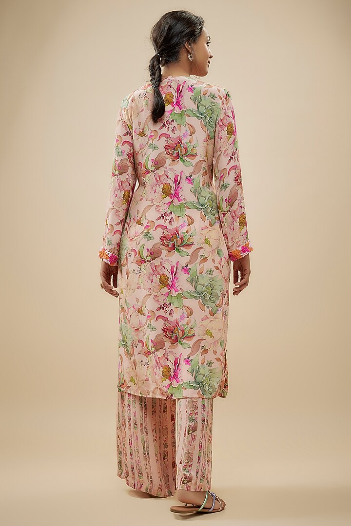 Pink Crepe Silk Floral Printed Kurta Set by Kashmiraa at Pernia's Pop Up Shop