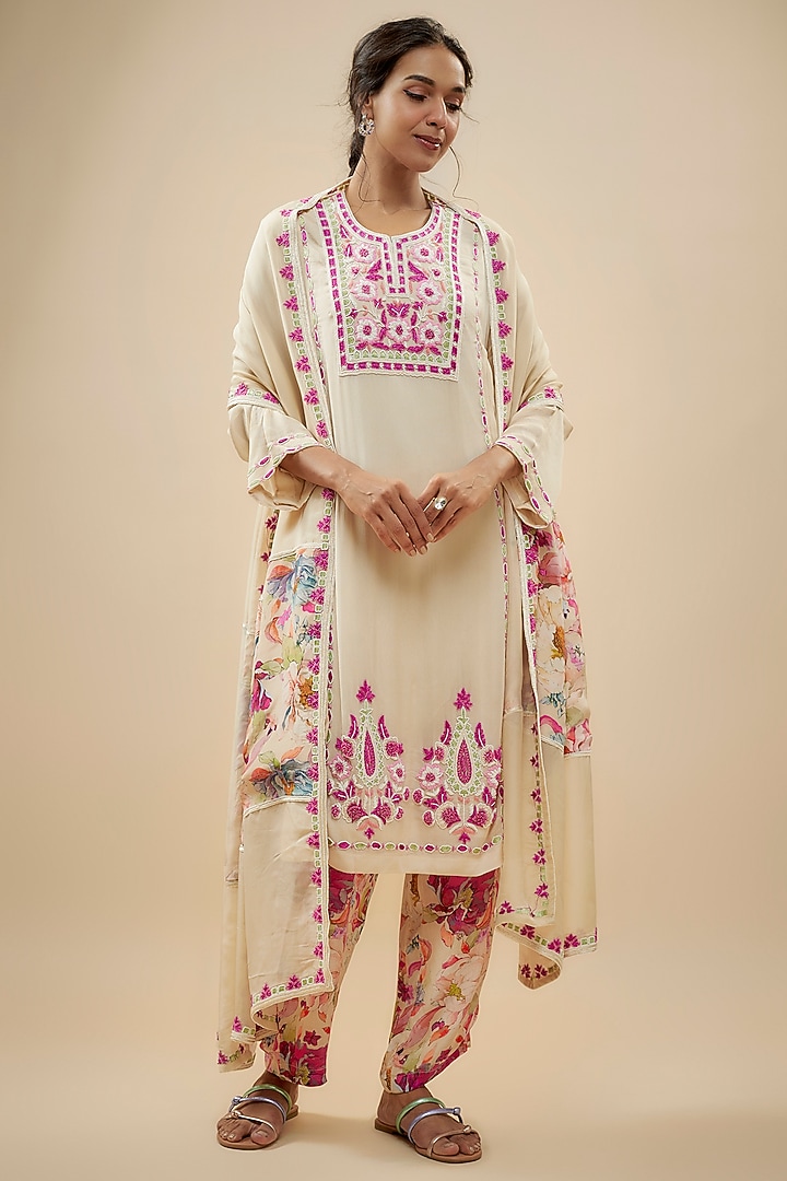 Ivory Chinon Floral Printed Kurta Set by Kashmiraa at Pernia's Pop Up Shop