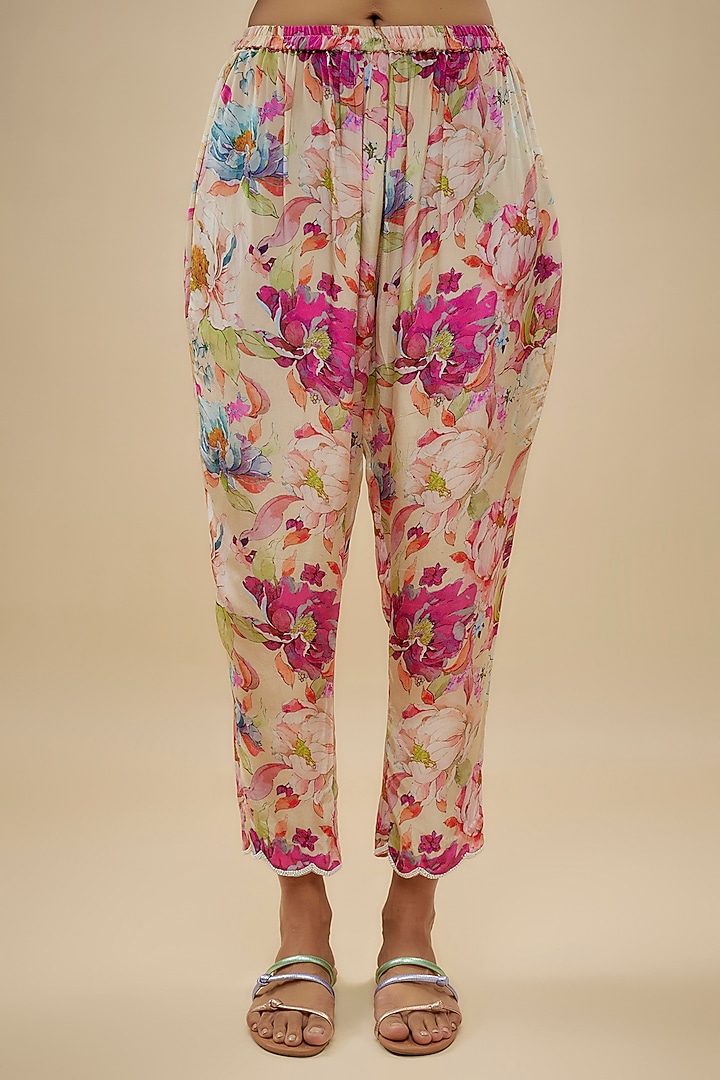 Ivory Chinon Floral Printed Kurta Set by Kashmiraa at Pernia's Pop Up Shop