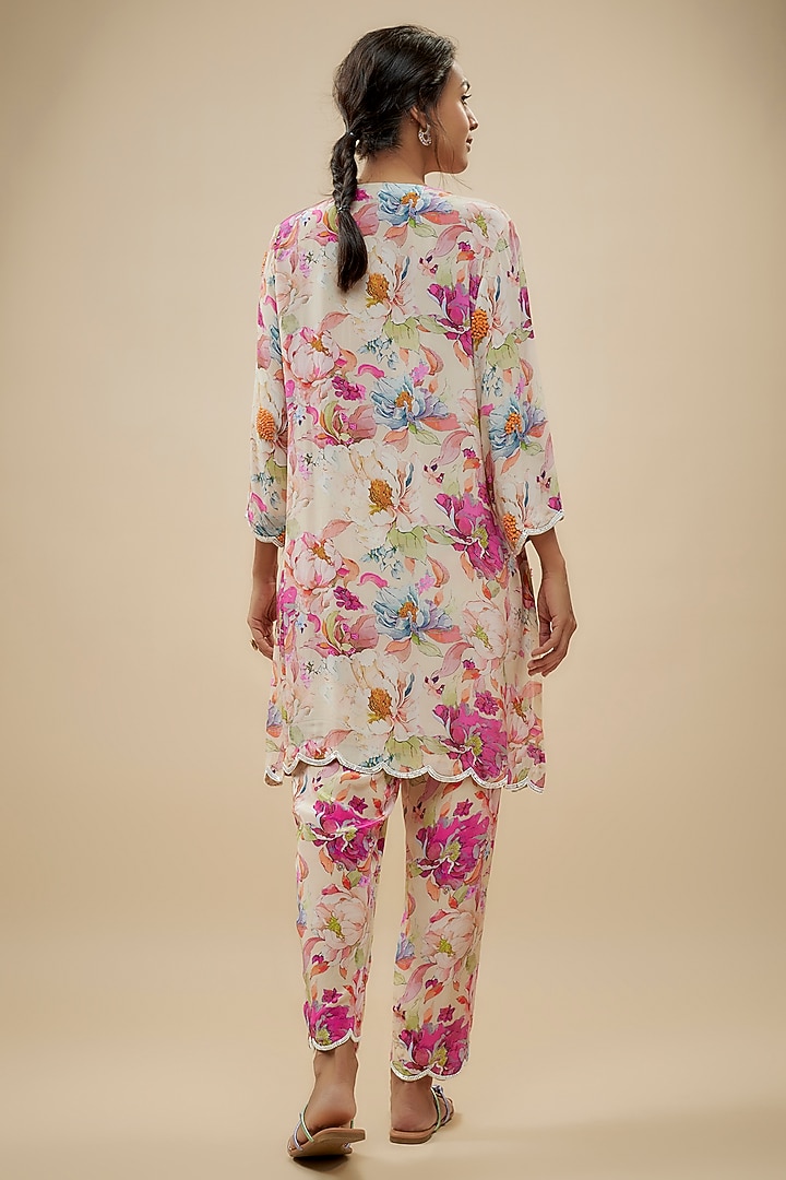Ivory Chinon Floral Printed & Embellished Kurta Set by Kashmiraa at Pernia's Pop Up Shop