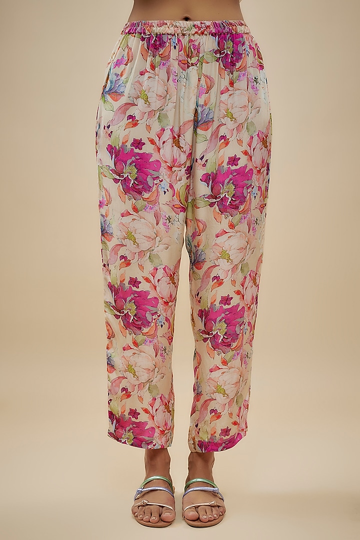 Ivory Chinon Floral Printed & Embellished Kurta Set by Kashmiraa at Pernia's Pop Up Shop