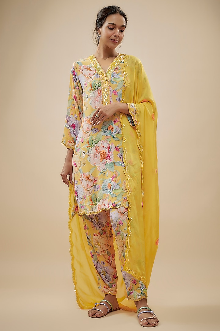 Yellow Crepe Silk Floral Printed & Embroidered Kurta Set by Kashmiraa at Pernia's Pop Up Shop