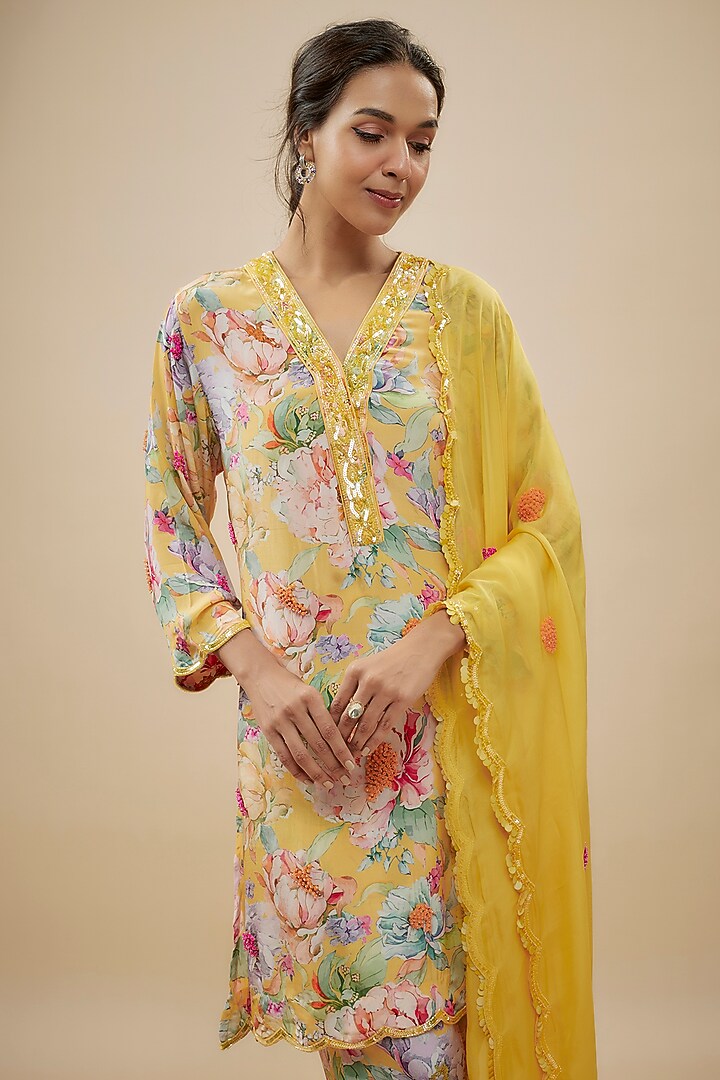 Yellow Crepe Silk Floral Printed & Embroidered Kurta Set by Kashmiraa at Pernia's Pop Up Shop