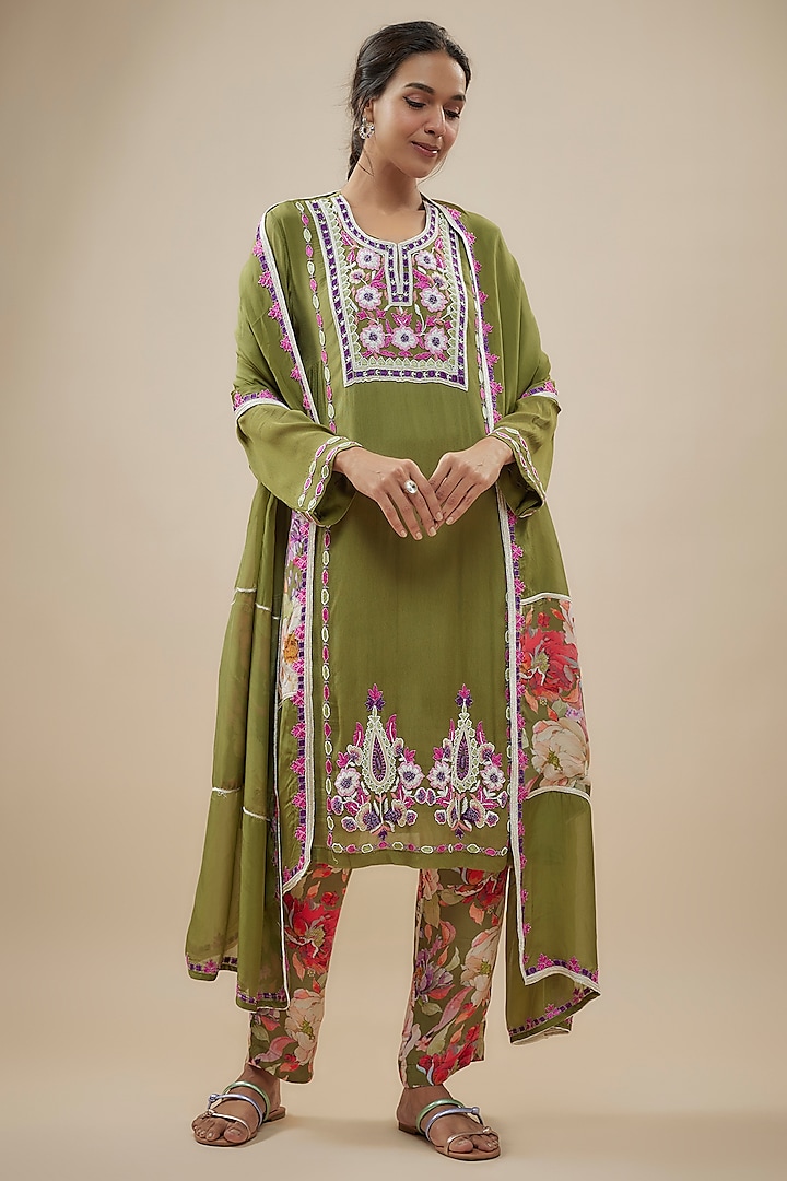 Green Chinon Floral Printed Kurta Set by Kashmiraa at Pernia's Pop Up Shop