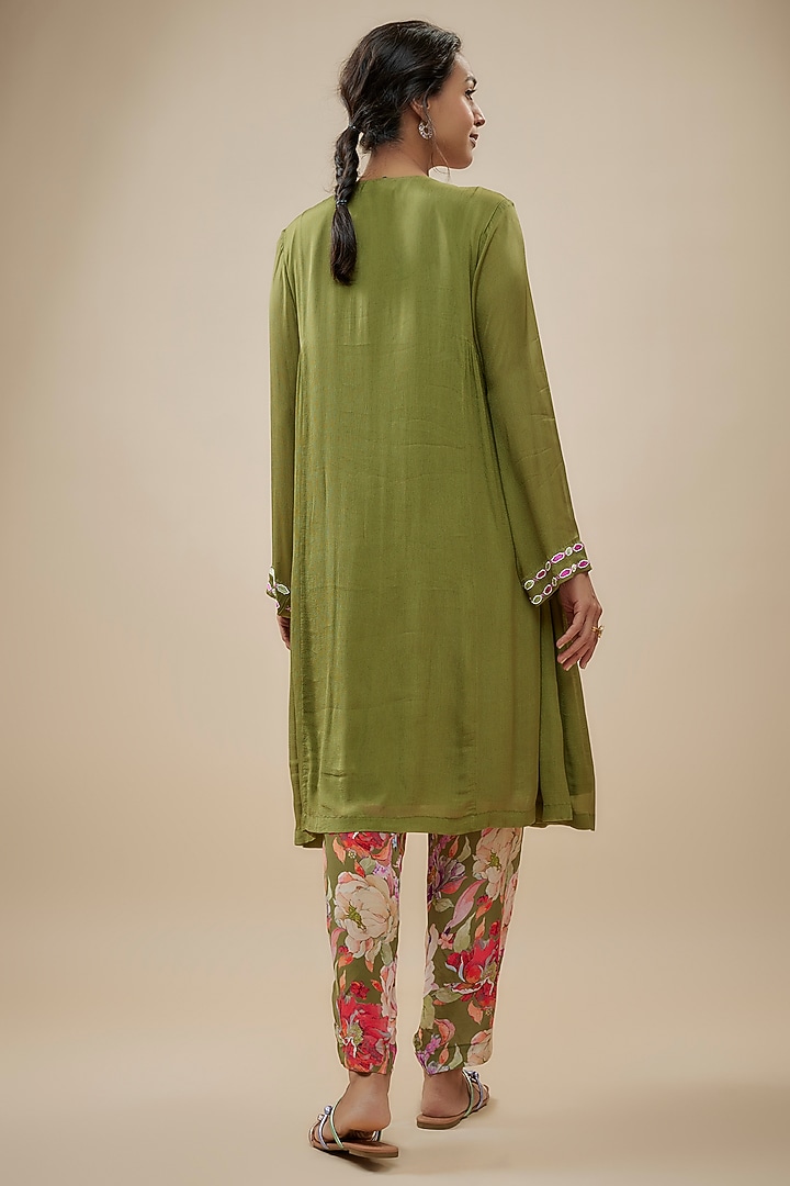 Green Chinon Floral Printed Kurta Set by Kashmiraa at Pernia's Pop Up Shop