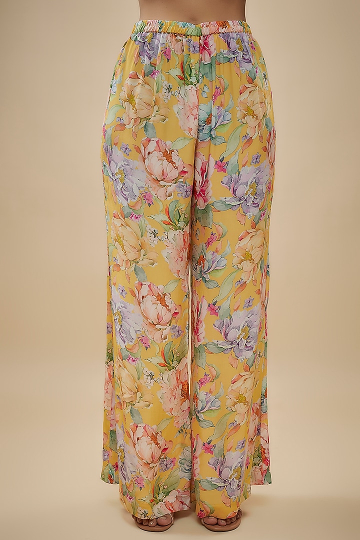Yellow Crepe Silk Floral Printed Kurta Set by Kashmiraa at Pernia's Pop Up Shop
