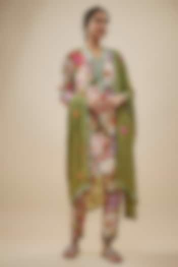 Green Crepe Silk Floral Printed Kurta Set by Kashmiraa at Pernia's Pop Up Shop