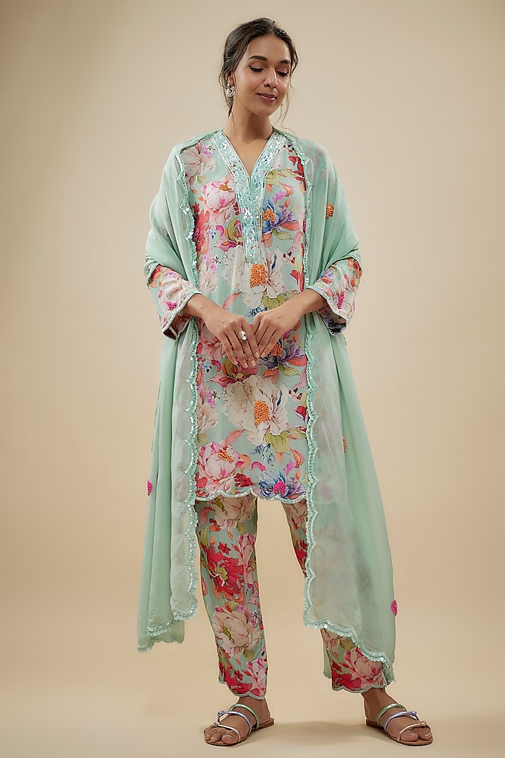 Blue Crepe Silk Floral Printed & Cutdana Embellished Kurta Set by Kashmiraa at Pernia's Pop Up Shop