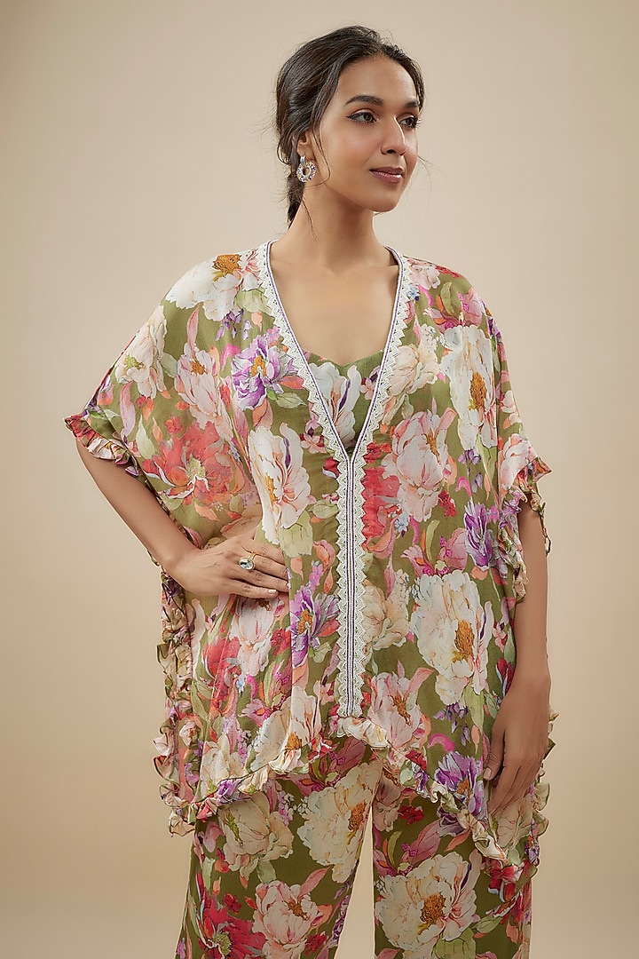 Green Crepe Floral Printed Pant Set by Kashmiraa at Pernia's Pop Up Shop
