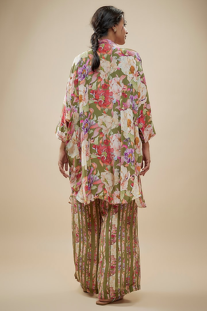 Green Crepe Silk Floral Printed Kurta Set by Kashmiraa at Pernia's Pop Up Shop