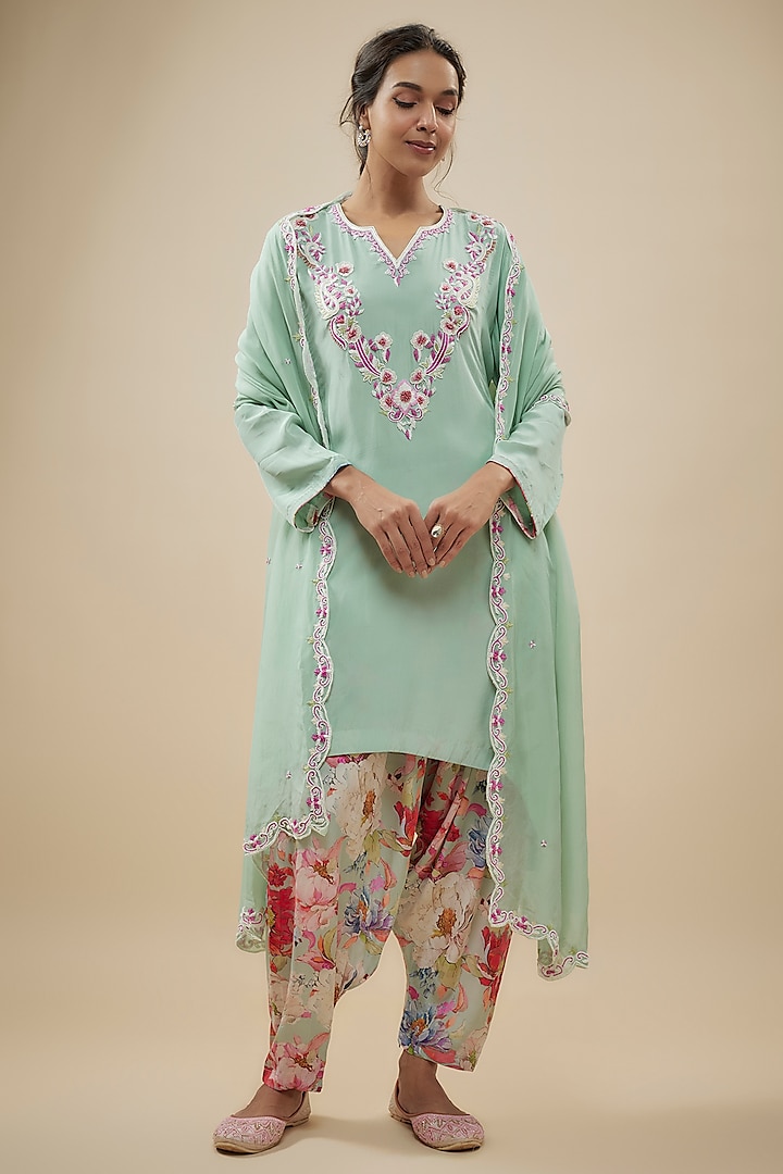 Blue Crepe Silk Poth Embellished Kurta Set by Kashmiraa at Pernia's Pop Up Shop