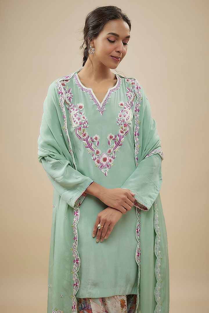 Blue Crepe Silk Poth Embellished Kurta Set by Kashmiraa at Pernia's Pop Up Shop