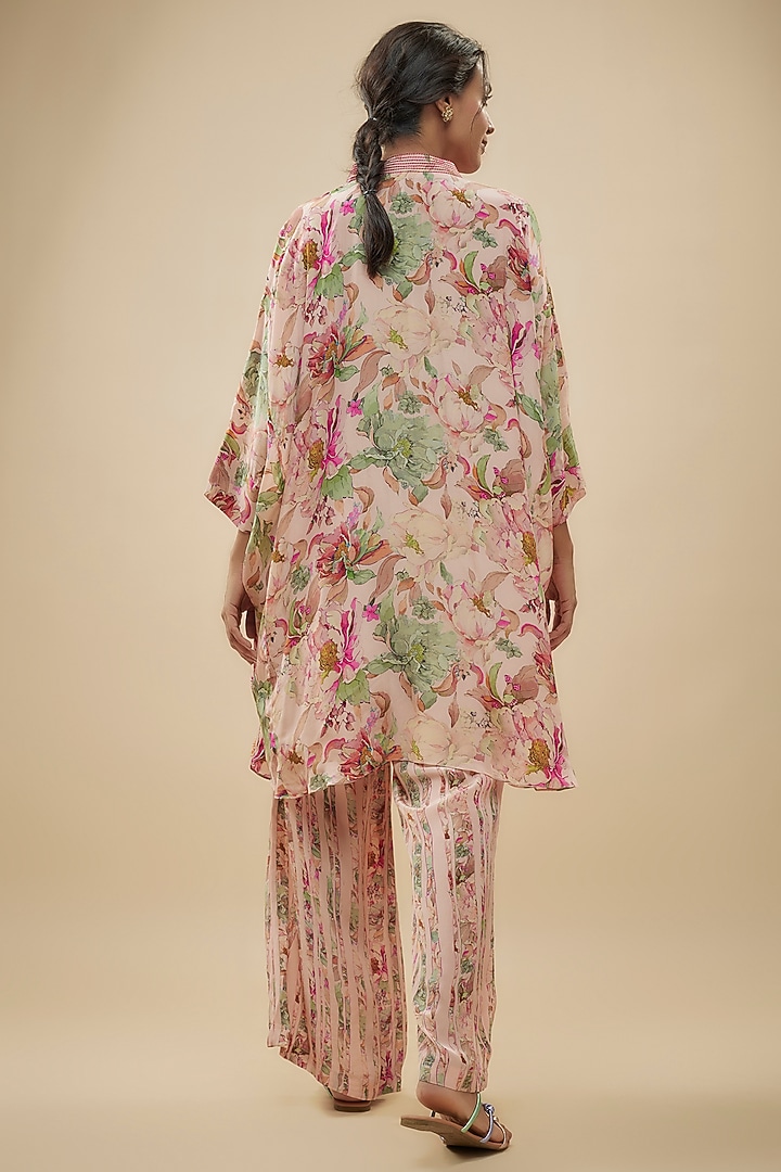 Pink Crepe Silk Floral Printed Kurta Set by Kashmiraa at Pernia's Pop Up Shop