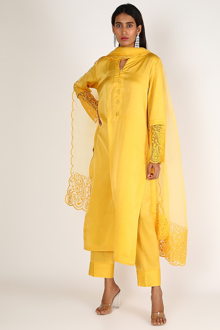 Yellow Embroidered Kurta Set by Kashmiraa