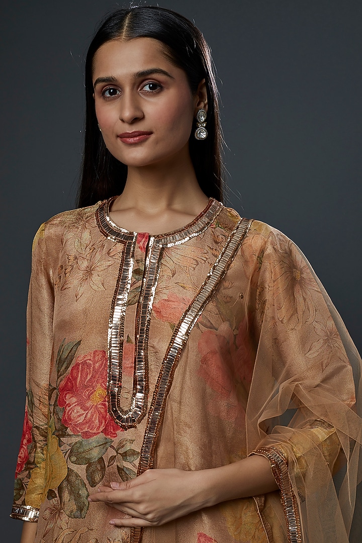 Gold Floral Printed Kurta Set by Kashmiraa at Pernia's Pop Up Shop