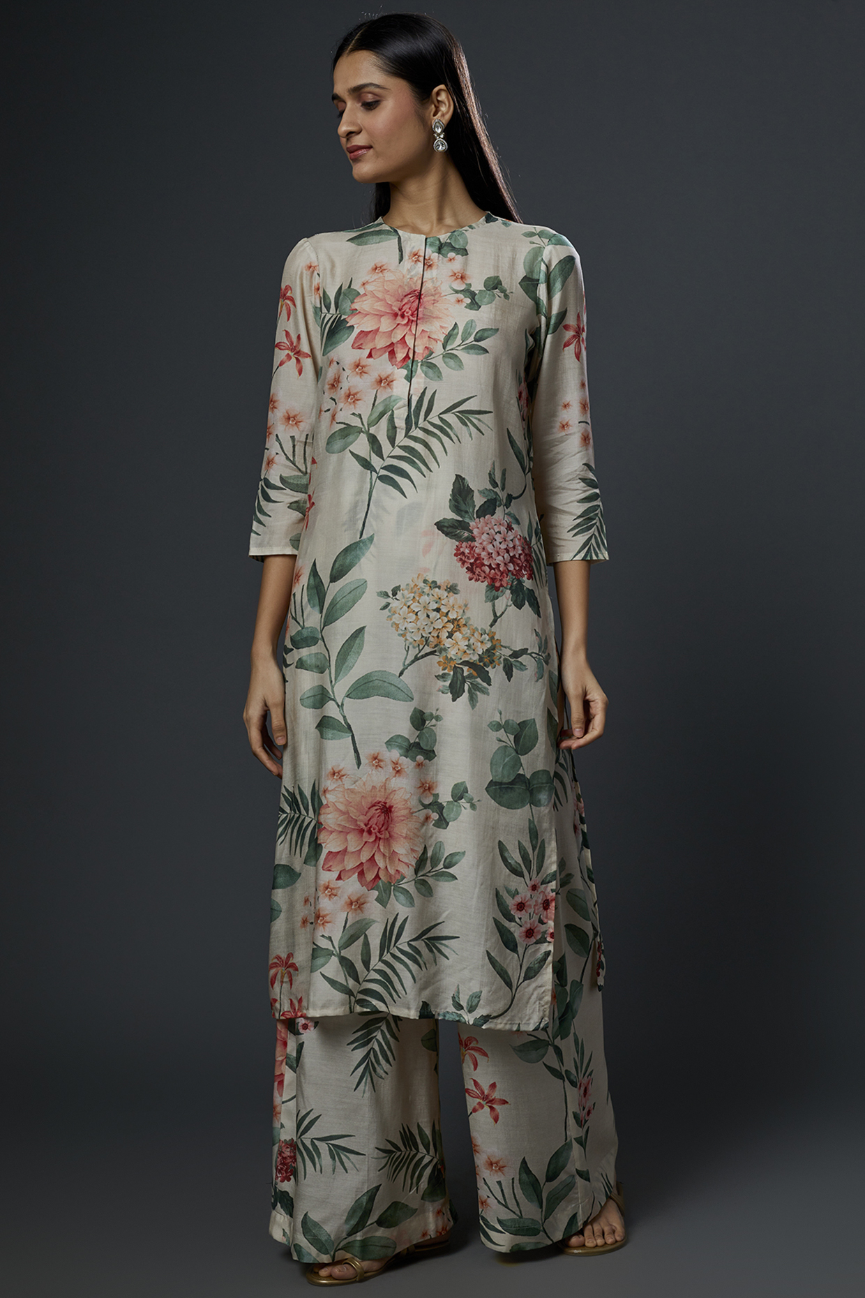 White Floral Printed Kurta Set by Kashmiraa