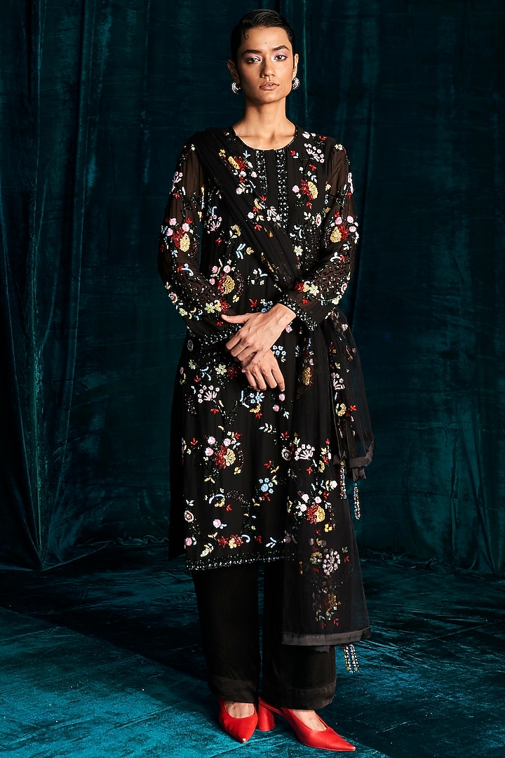 Black Georgette Cutdana Embroidered Kurta Set by Kashmiraa at Pernia's Pop Up Shop