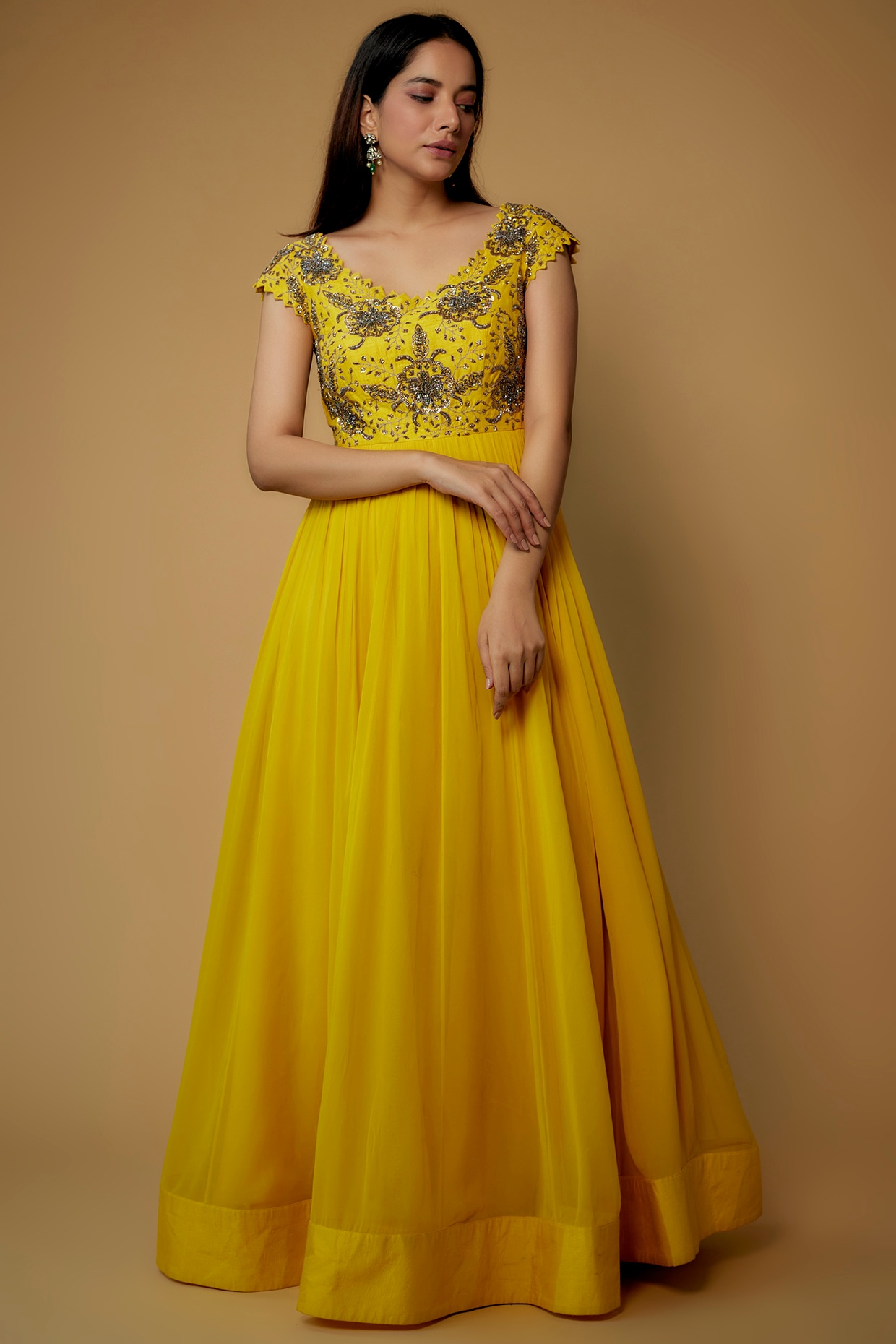 Top 169+ yellow gown dress for haldi super hot seven.edu.vn