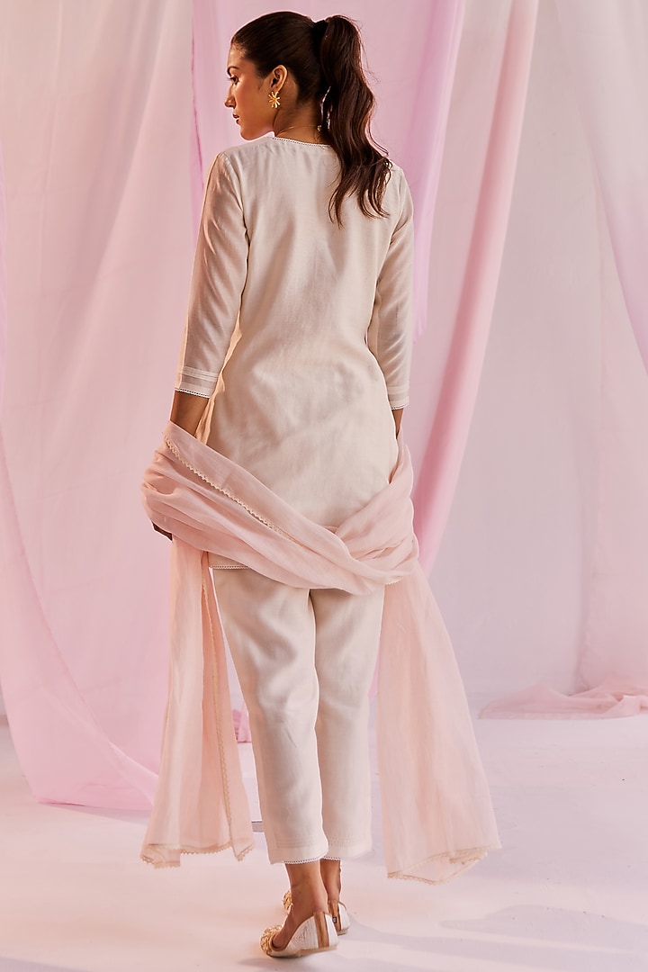 Ivory Silk Chanderi Embroidered Kurta Set by Keosha at Pernia's Pop Up Shop