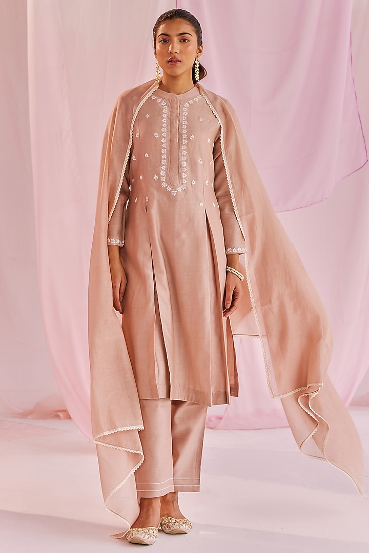 Macchiato Brown Silk Chanderi Embroidered Kurta Set by Keosha at Pernia's Pop Up Shop