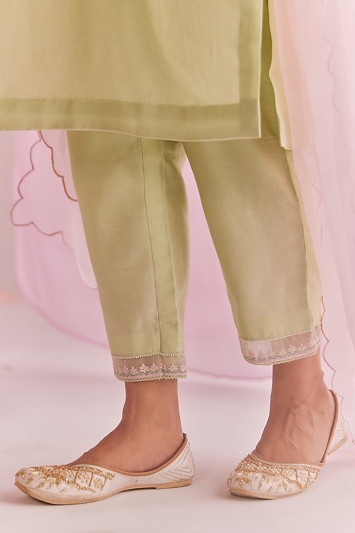 Green Silk Chanderi & Silk Organza Embellished Kurta Set by Keosha at Pernia's Pop Up Shop