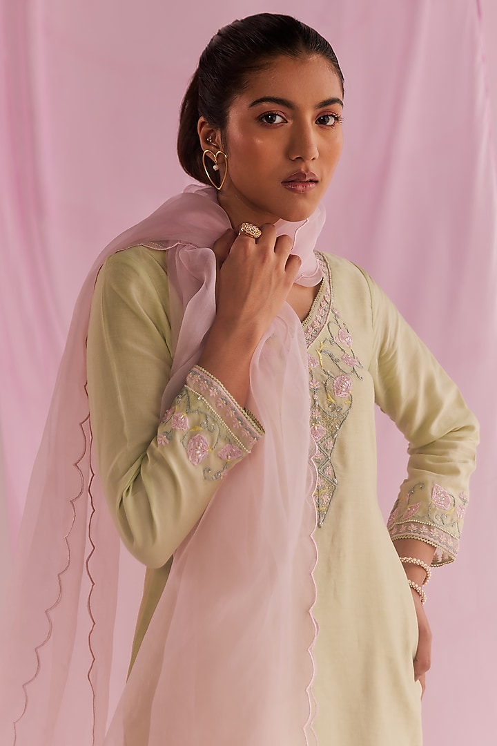 Green Silk Chanderi & Silk Organza Embellished Kurta Set by Keosha at Pernia's Pop Up Shop