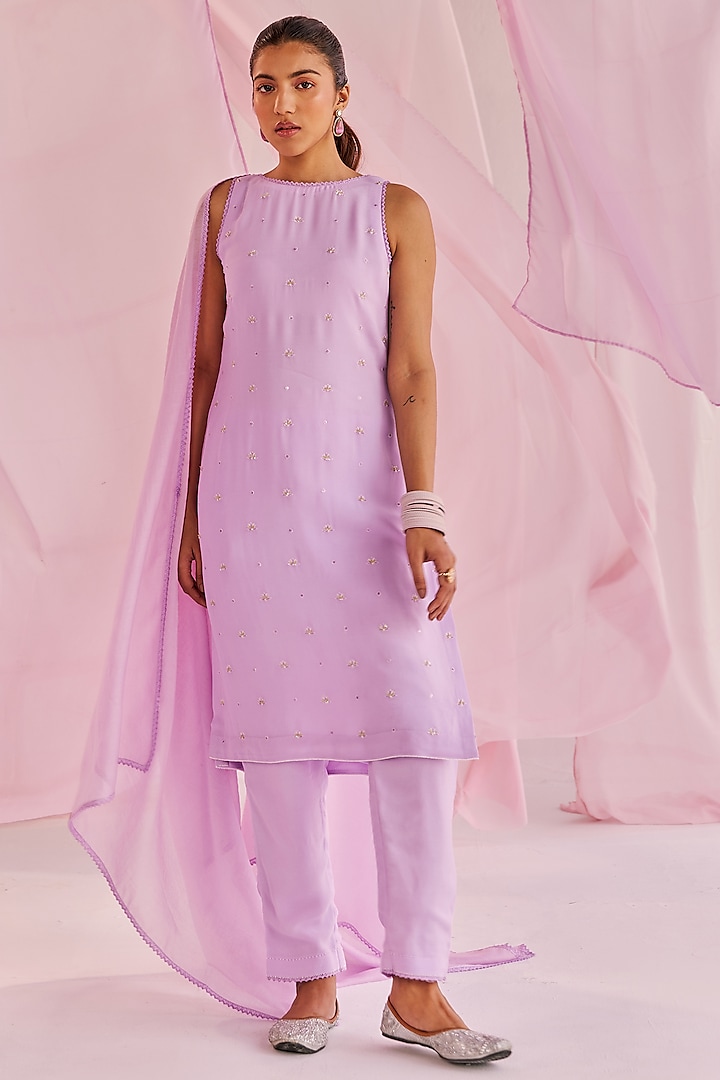Lilac Viscose Georgette Hand Embroidered Kurta Set by Keosha at Pernia's Pop Up Shop