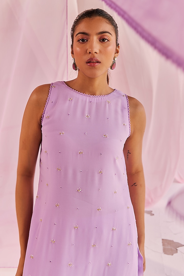 Lilac Viscose Georgette Hand Embroidered Kurta Set by Keosha at Pernia's Pop Up Shop