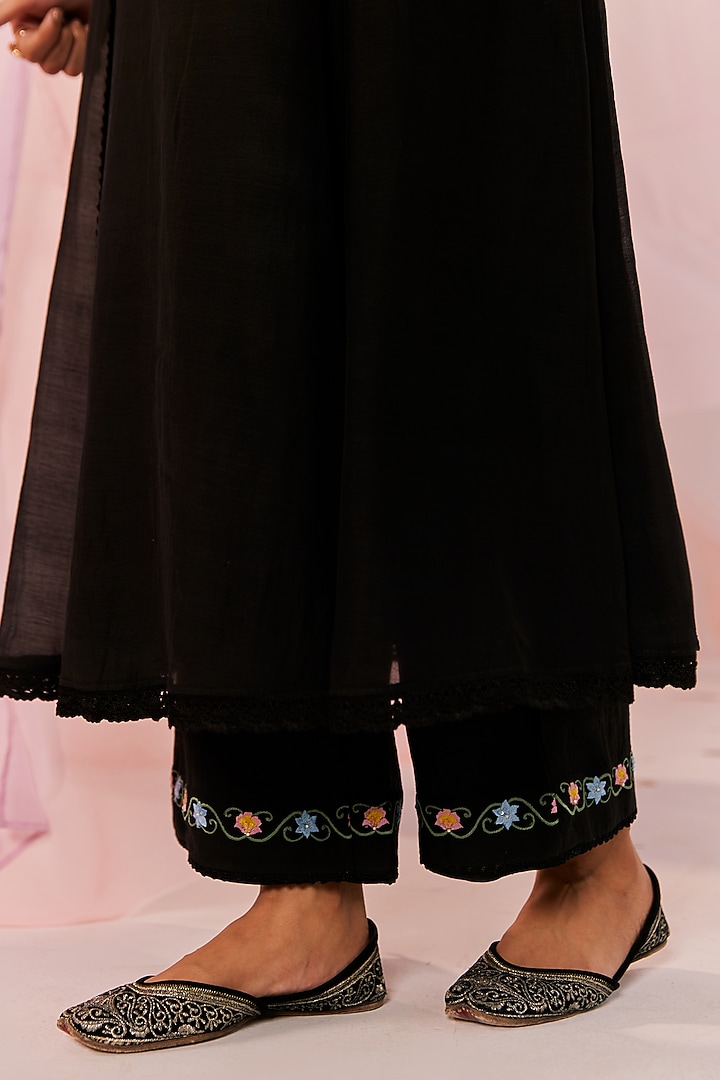 Black Silk Chanderi Embellished Kurta Set by Keosha at Pernia's Pop Up Shop