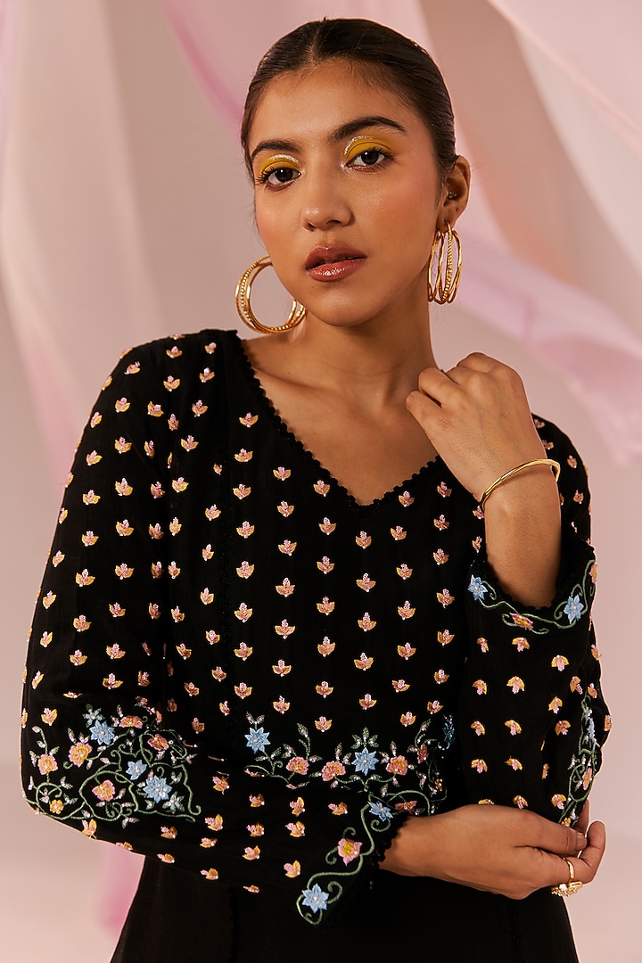 Black Silk Chanderi Embellished Kurta Set by Keosha at Pernia's Pop Up Shop