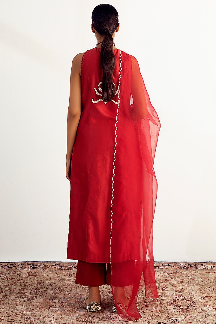 Maroon Silk Chanderi Embroidered Kurta Set by Keosha at Pernia's Pop Up Shop