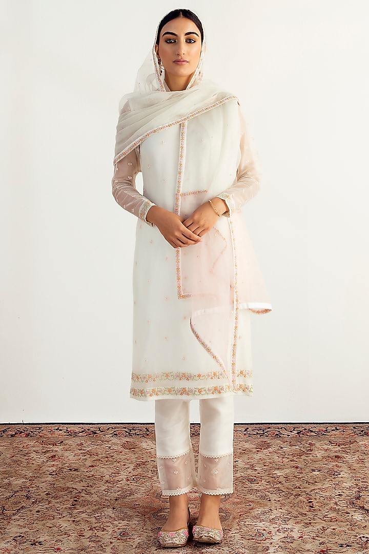 White Silk Organza Handcrafted Embroidered Kurta Set by Keosha at Pernia's Pop Up Shop
