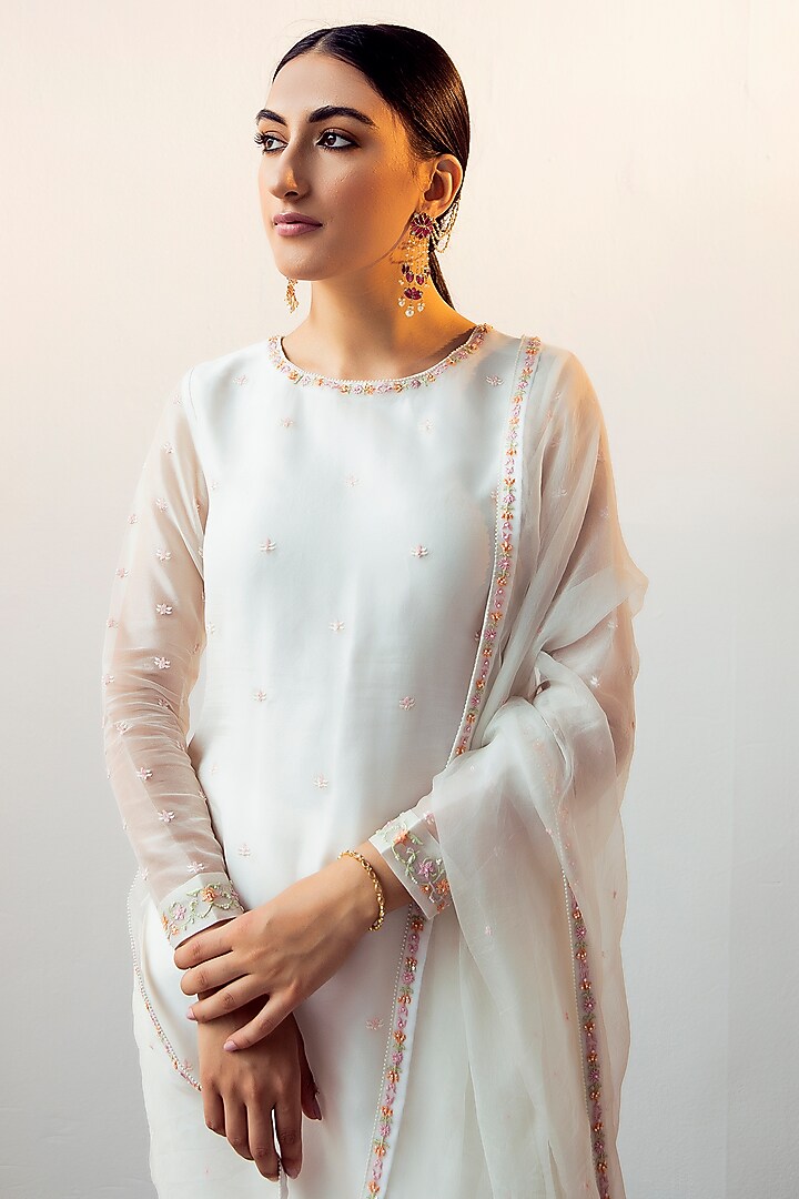 White Silk Organza Handcrafted Embroidered Kurta Set by Keosha at Pernia's Pop Up Shop