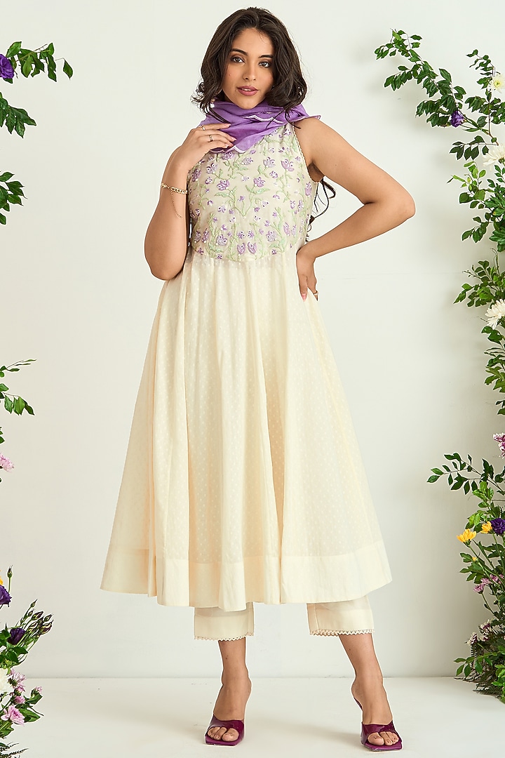 Ivory Silk Chanderi Embroidered Kurta Set by Keosha at Pernia's Pop Up Shop