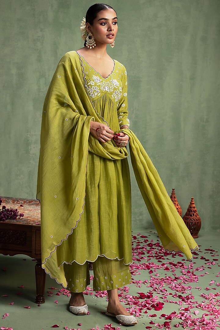 Lime Green Silk Chanderi Thread Hand Embroidered Kurta Set by Keosha at Pernia's Pop Up Shop