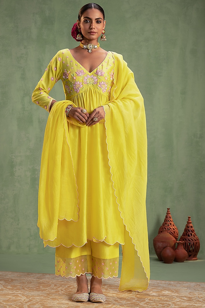 Sunny Yellow Silk Chanderi Floral Embroidered Kurta Set by Keosha at Pernia's Pop Up Shop