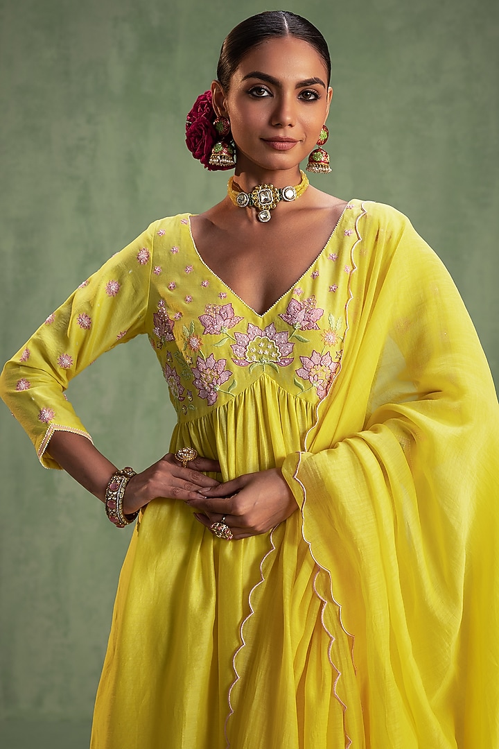 Sunny Yellow Silk Chanderi Floral Embroidered Kurta Set by Keosha at Pernia's Pop Up Shop
